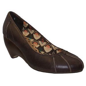 Seychelles Talk of the Town Leather Wedge ** inside sole needs replacing**